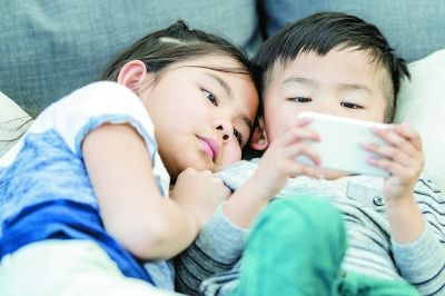 青少年电子设备使用与睡眠瘫痪症发病率相关