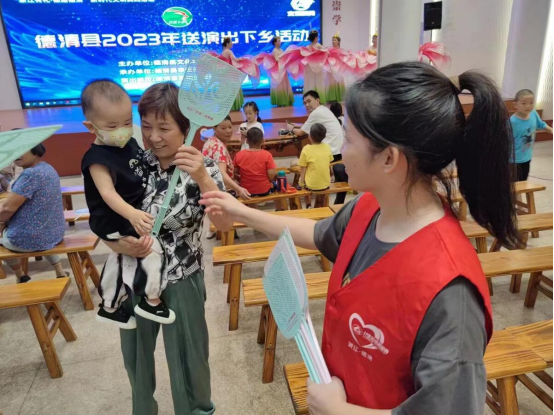社会各界共同参与登革热防控