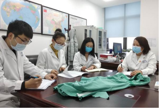 可降解防护服的研发背景与意义