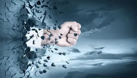 挑战与突破：重构路上的三重博弈