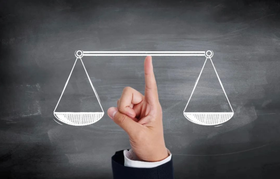 平衡之道：构建多维治理框架